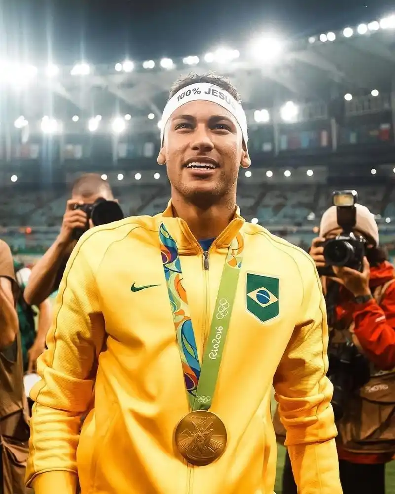 转会市场中 转会市场中