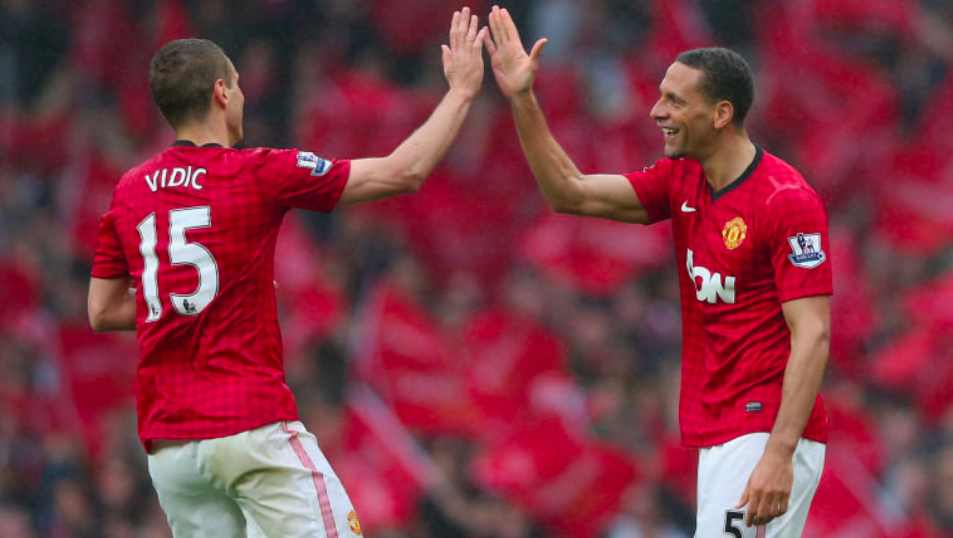 紧随其后 紧随其后